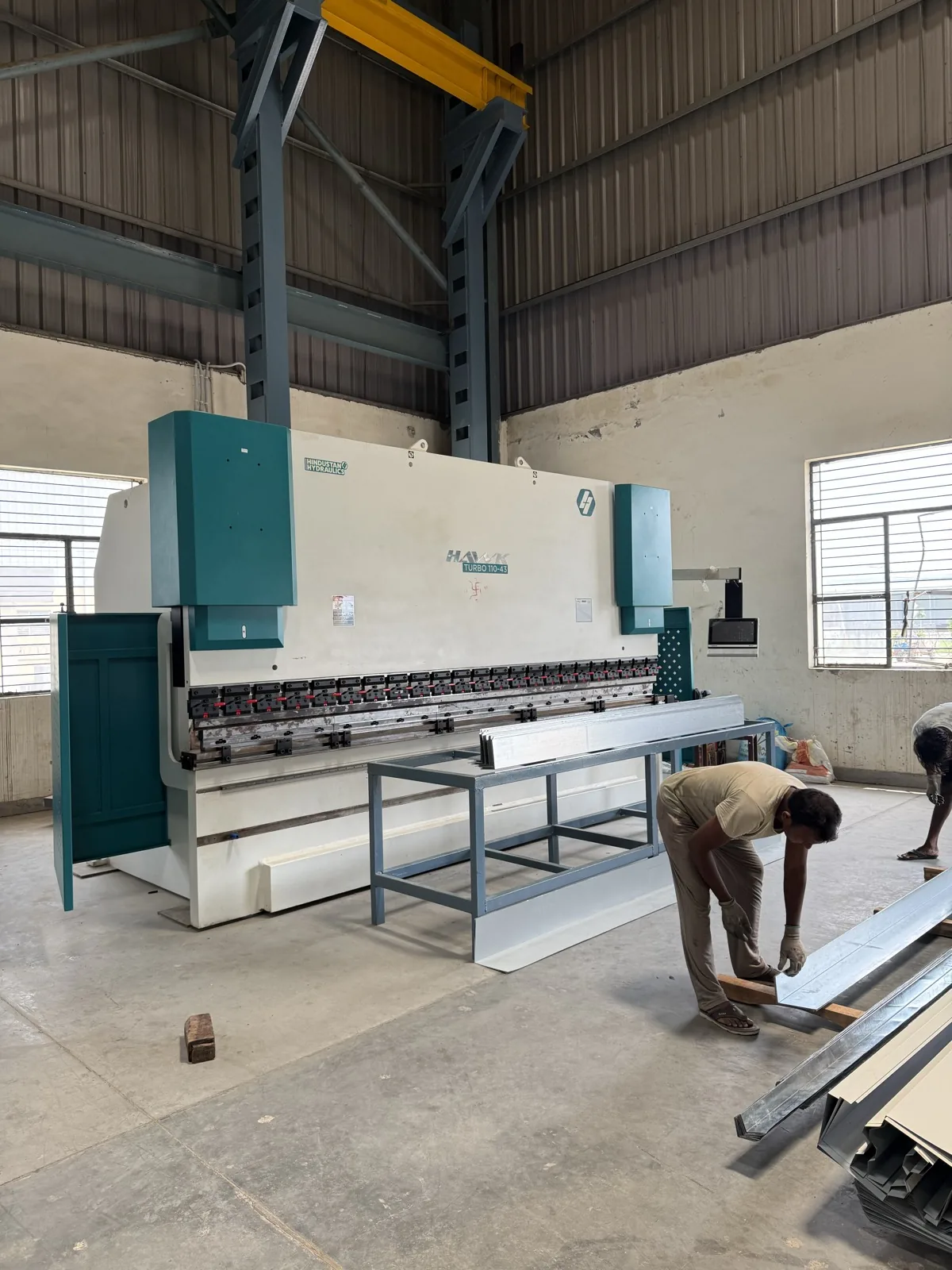 HAWK CNC press brake for flashings and folded sections